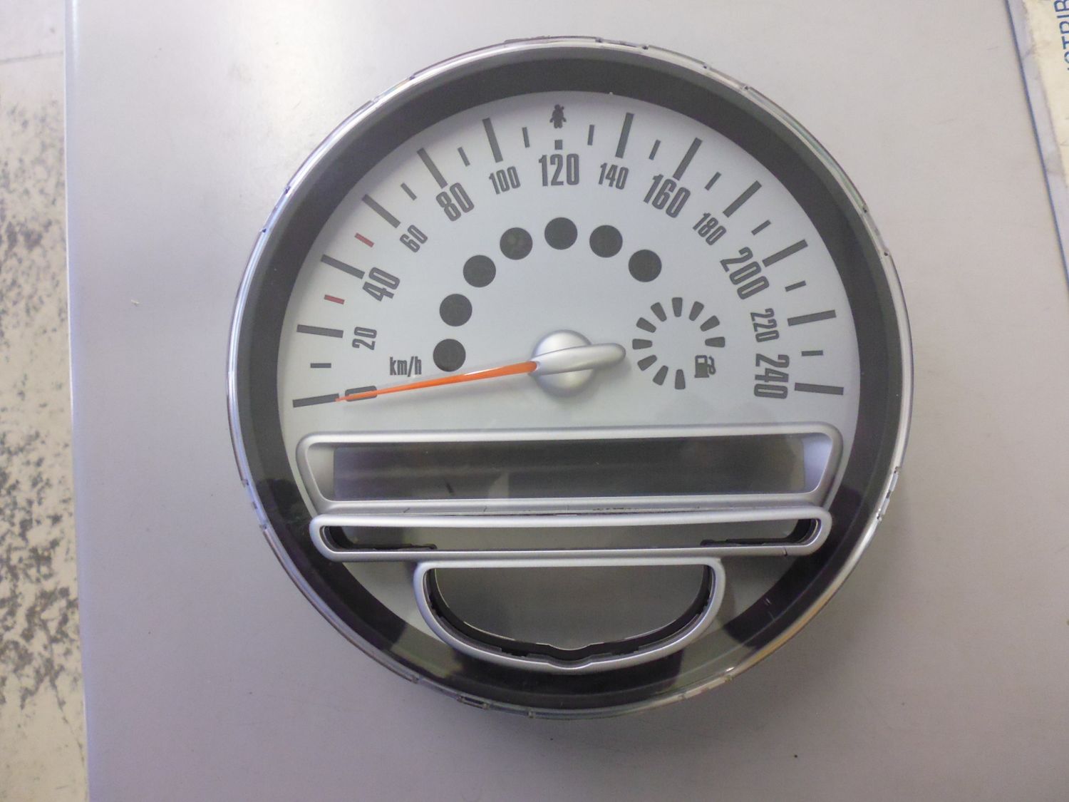 Quadro strumenti Mini Cooper R56 1.6 benzina.