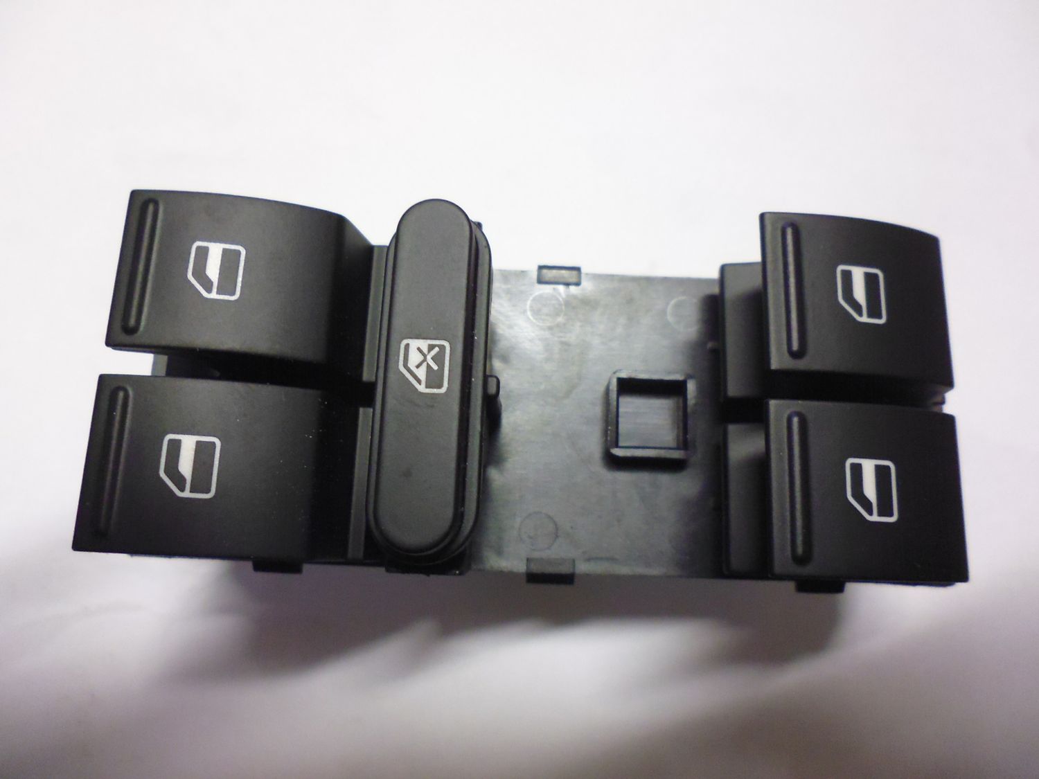 Interruttori alzavetro sportello anteriore sinistro (lato guida) Volkswagen 1k4959857BREH. Interruttori alzavetro sportello anteriore sinistro (lato guida) Volkswagen 1k4959857BREH.