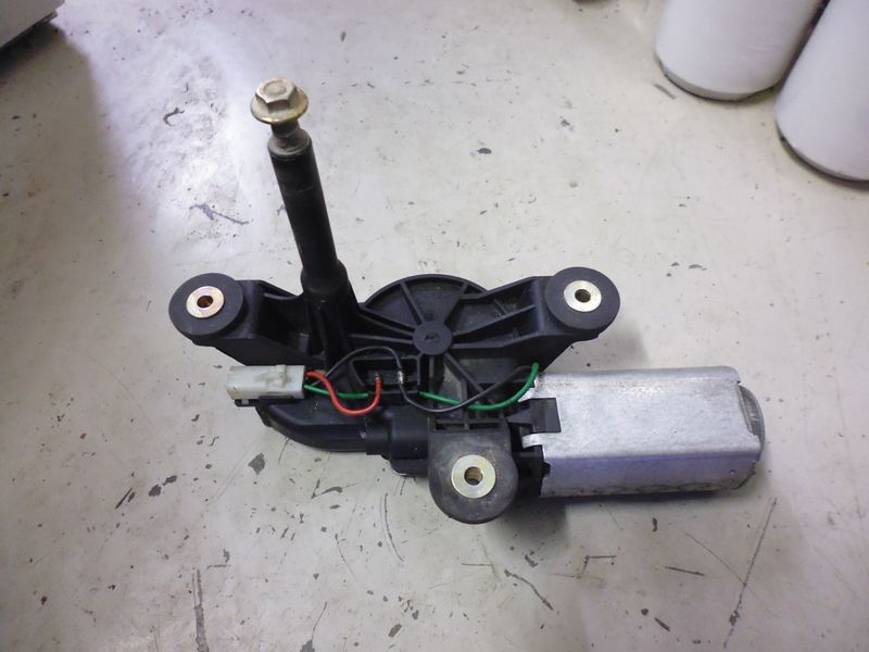 Motorino tergi lunotto per Fiat Punto 188 dal 2002 al 2007. Usato.
