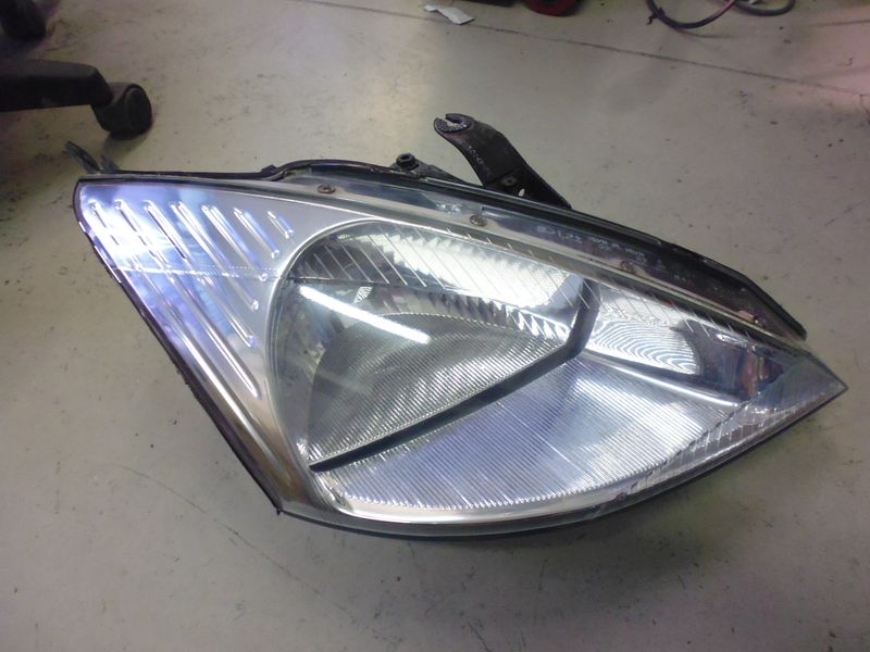 Faro fanale anteriore destro Ford Focus 1998/2001.