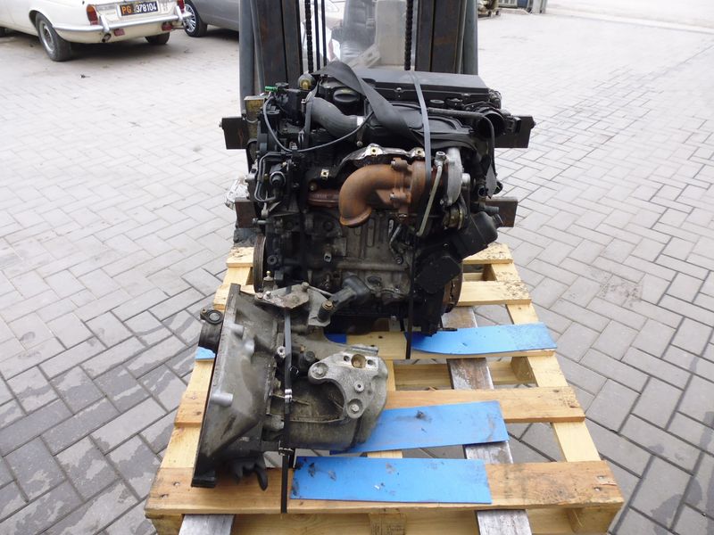 Motore Citroen C3 1.4 HDI con 50 kw tipo 8HX del 2002 con 163.000 chilometri completo con turbo pompa iniezione ed iniettori.