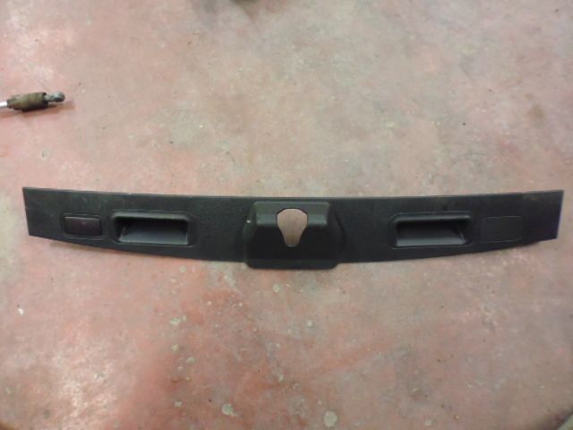 Modanatura in plastica interna baule Mercedes ML 280 CDI W164 A1647400030