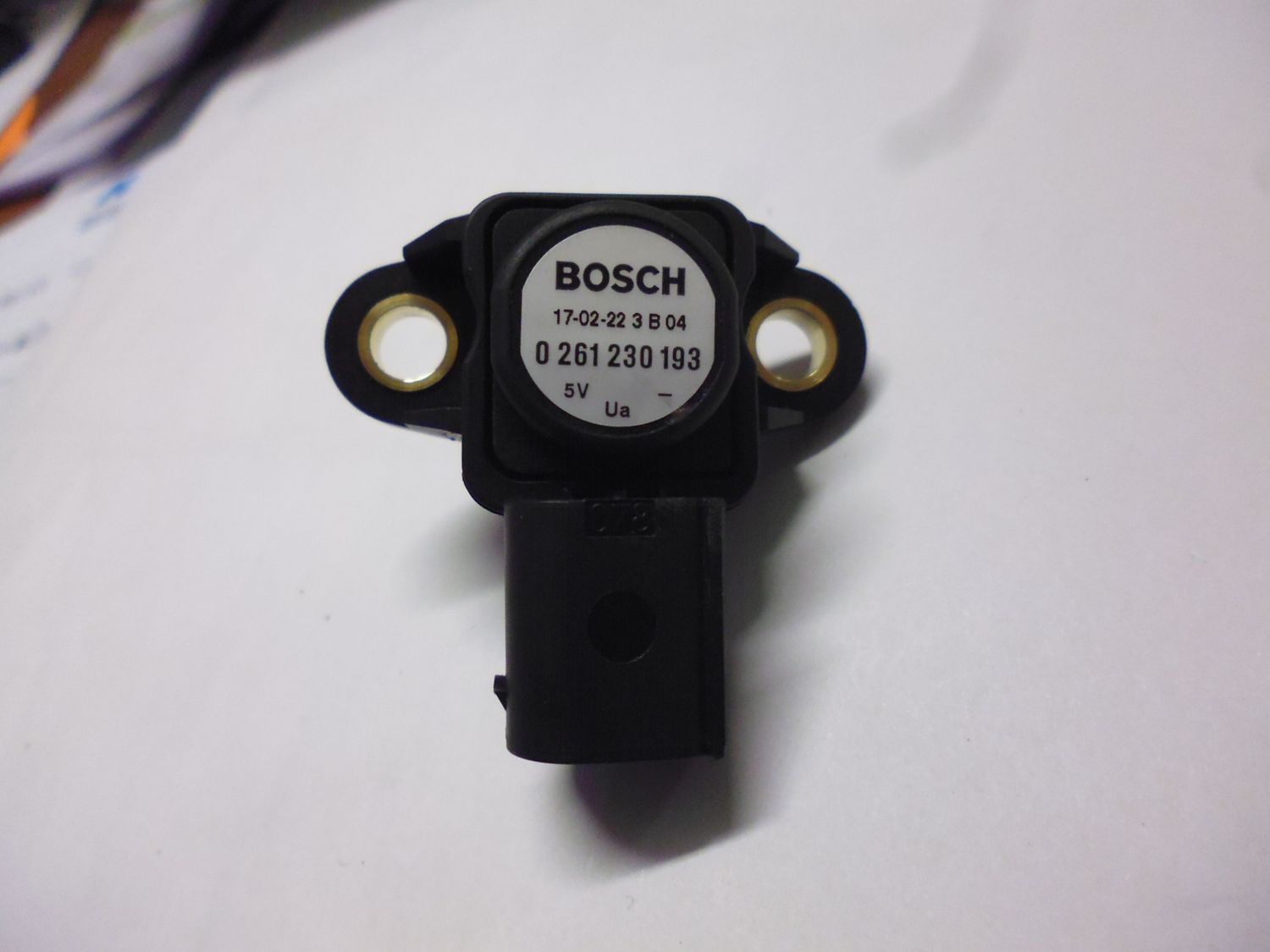 Sensore pressione Bosch 0261230193 per vetture Mercedes.