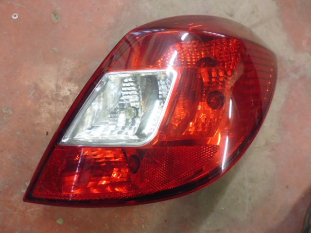 Faro fanale posteriore destro Opel Corsa D dal 2006 al 2010 codice 13269051
