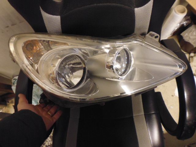 Faro fanale anteriore destro lato passeggero 13186382 originale Opel Corsa D 2006-2010. Faro fanale anteriore destro lato passeggero 13186382 originale Opel Corsa D 2006-2010.