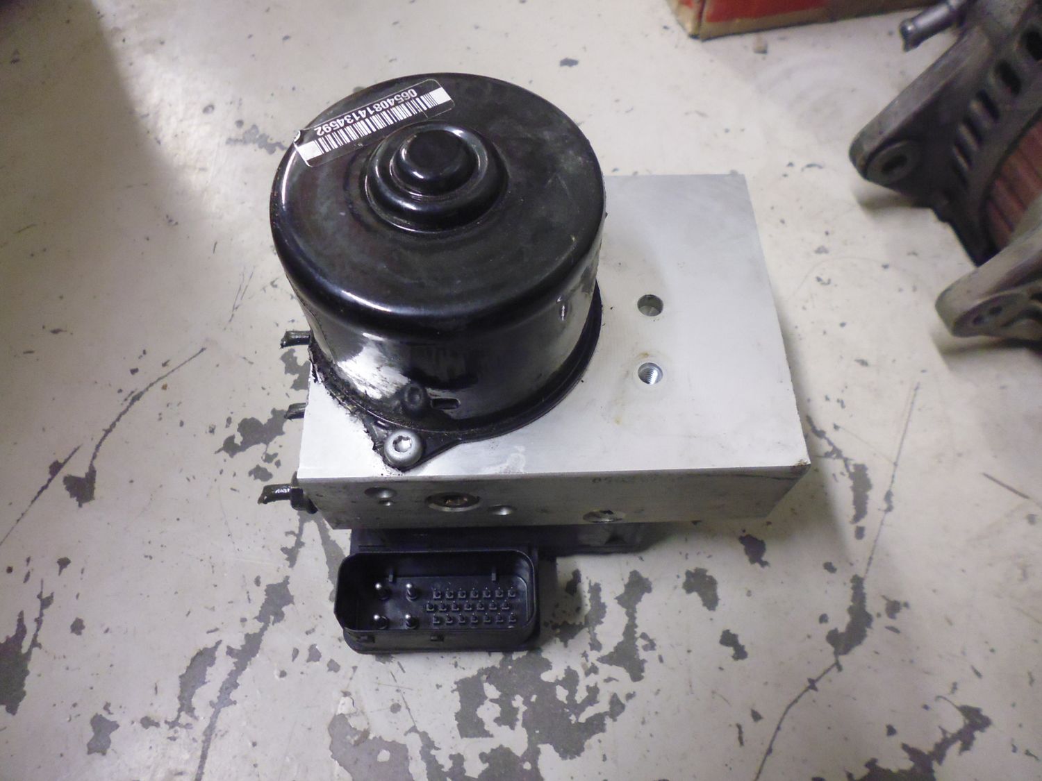 Centralina e pompa aggregato ABS BMW 3 E46 35.51-6751767 10.0204-0254.4 34.51-6751768 10.0948-0802.3 Centralina e pompa aggregato ABS BMW 3 E46 35.51-6751767 10.0204-0254.4 34.51-6751768 10.0948-0802.3