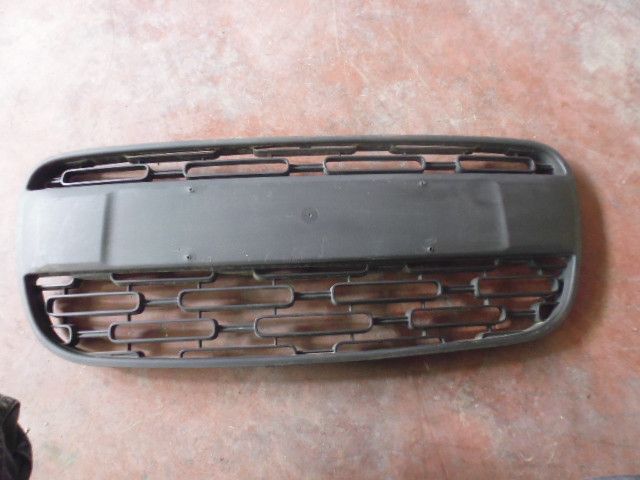 Griglia paraurti anteriore 735520672 originale Fiat Panda 319 terza serie 2018.