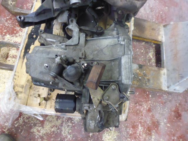 Cambio meccanico 6 marce per Alfa Romeo 147 1.9 JTDM 16v 103 kw 140 cv. del 2004