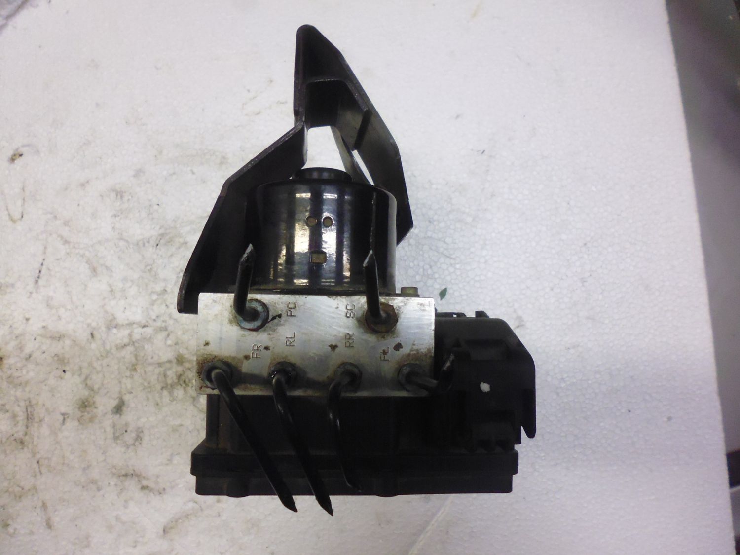 Centralina e pompa aggregato ABS Mercedes Classe M serie W164 codici 10020404944 A1644311912 A2515450832 10092515593