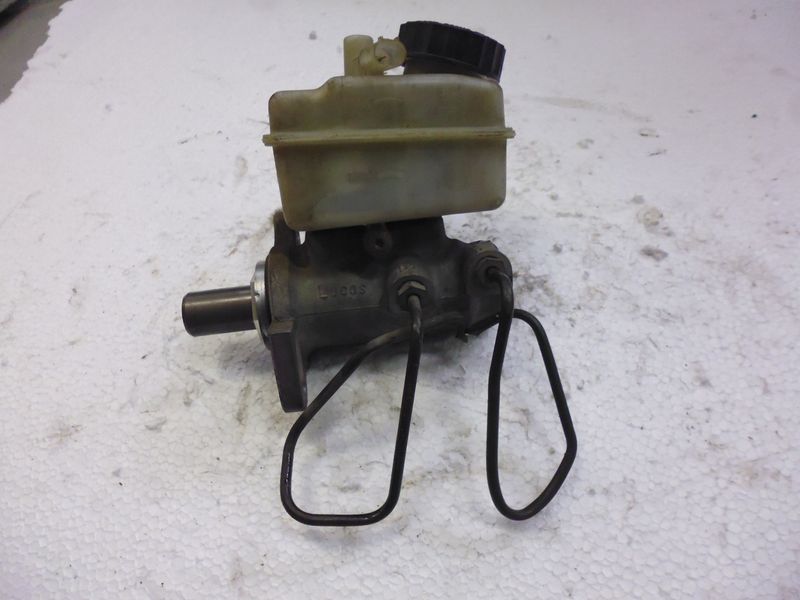 Pompa freni con serbatoio Mercedes A serie W168 dal 1997 al 2004 codici 1684300302 32066868