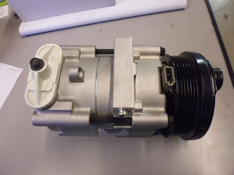 Compressore aria condizionata Spectra 0658129 Ford Mustang motore 4.6 V8