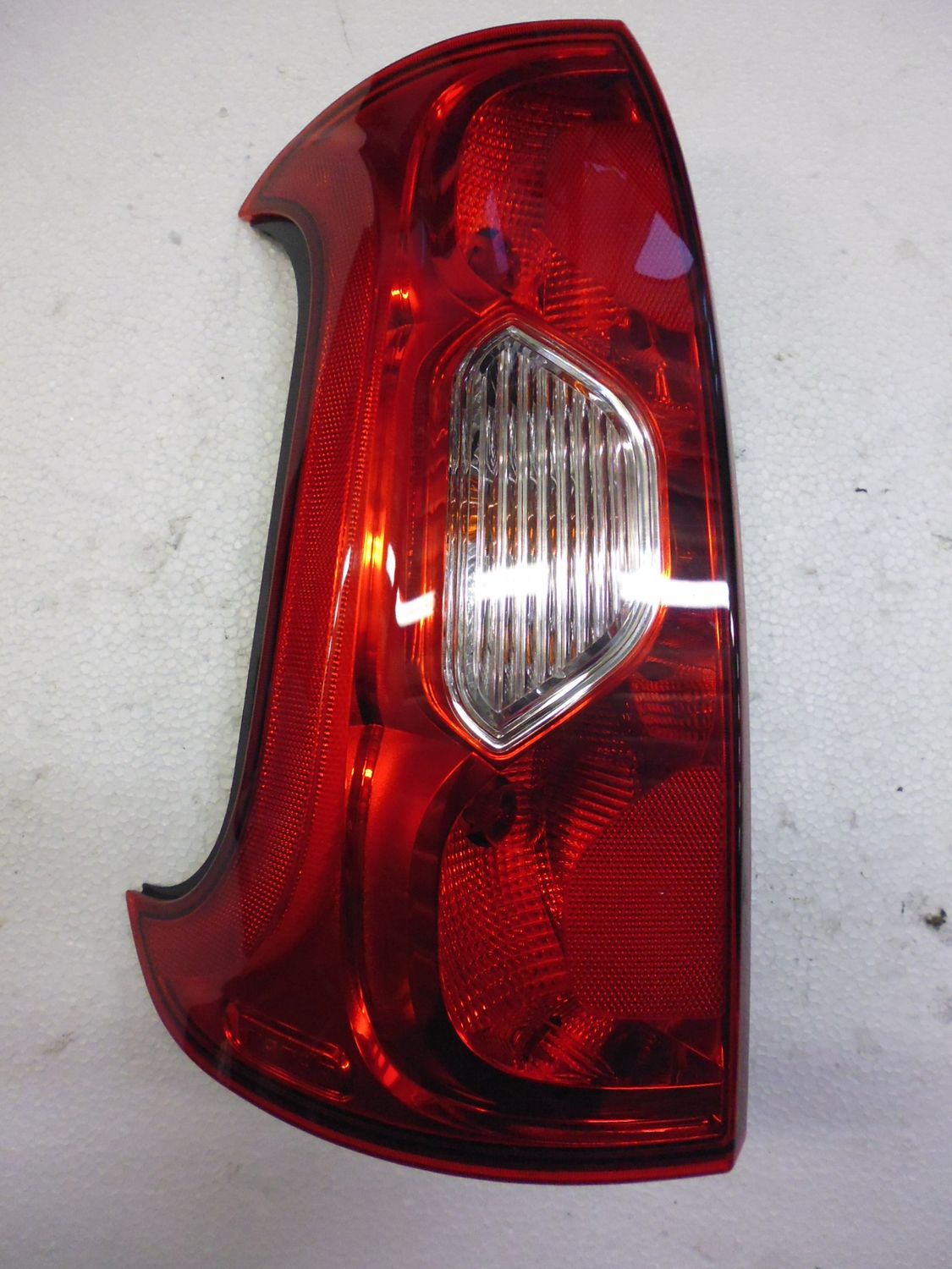 Faro fanale posteriore sinistro originale 51843643 Fiat Panda 2018.