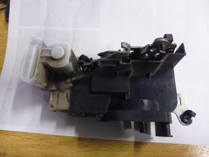 Serratura porta sinistra originale Fiat Punto 3 porte del 2000 serie 188.