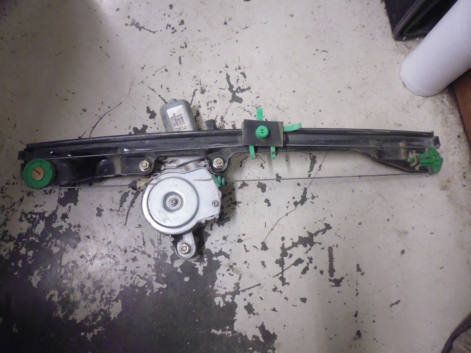 Alzavetro alzacristallo elettrico anteriore sinistro Fiat Punto 188 46536312. Alzavetro alzacristallo elettrico anteriore sinistro Fiat Punto 188 46536312.