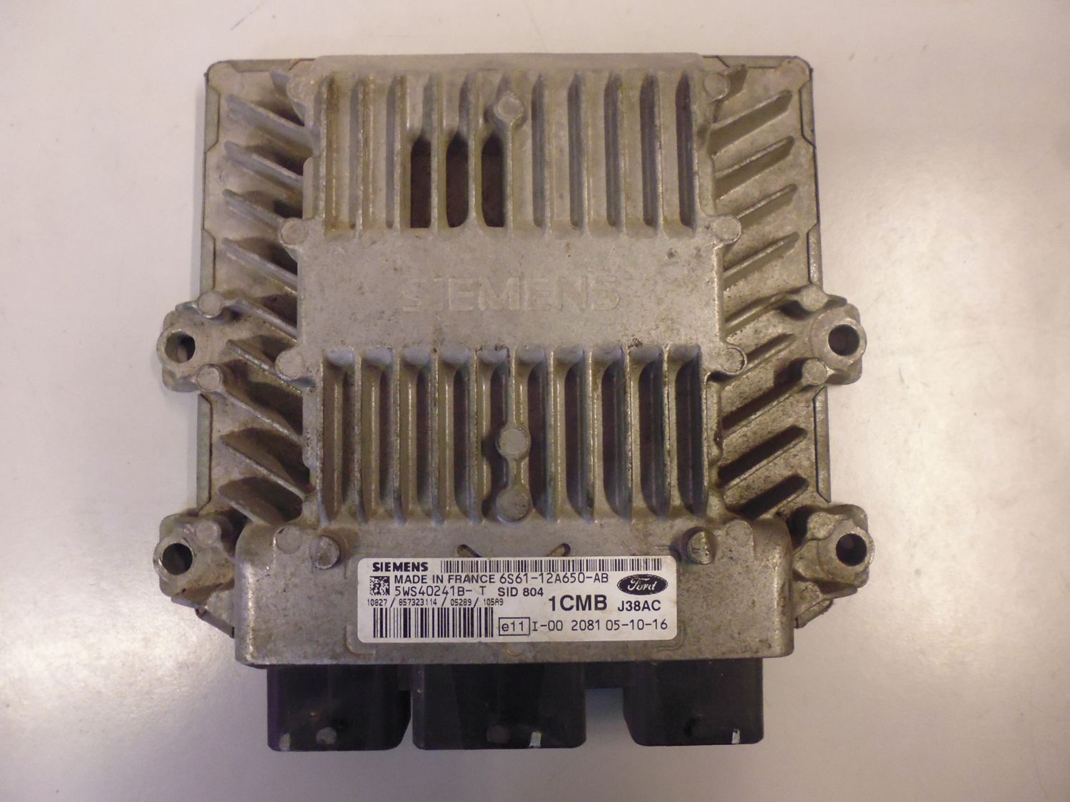 Centralina motore Ford Fiesta Siemens SID 804 5WS40241B-T 6S61-12A650-AB Centralina motore Ford Fiesta Siemens SID 804 5WS40241B-T 6S61-12A650-AB