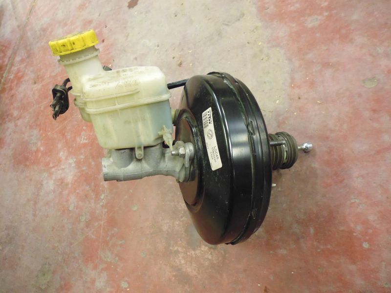 Servofreno con pompa e serbatoio liquido TRW LSC65 51803160 Fiat 500 1.3 Multijet del 2007.