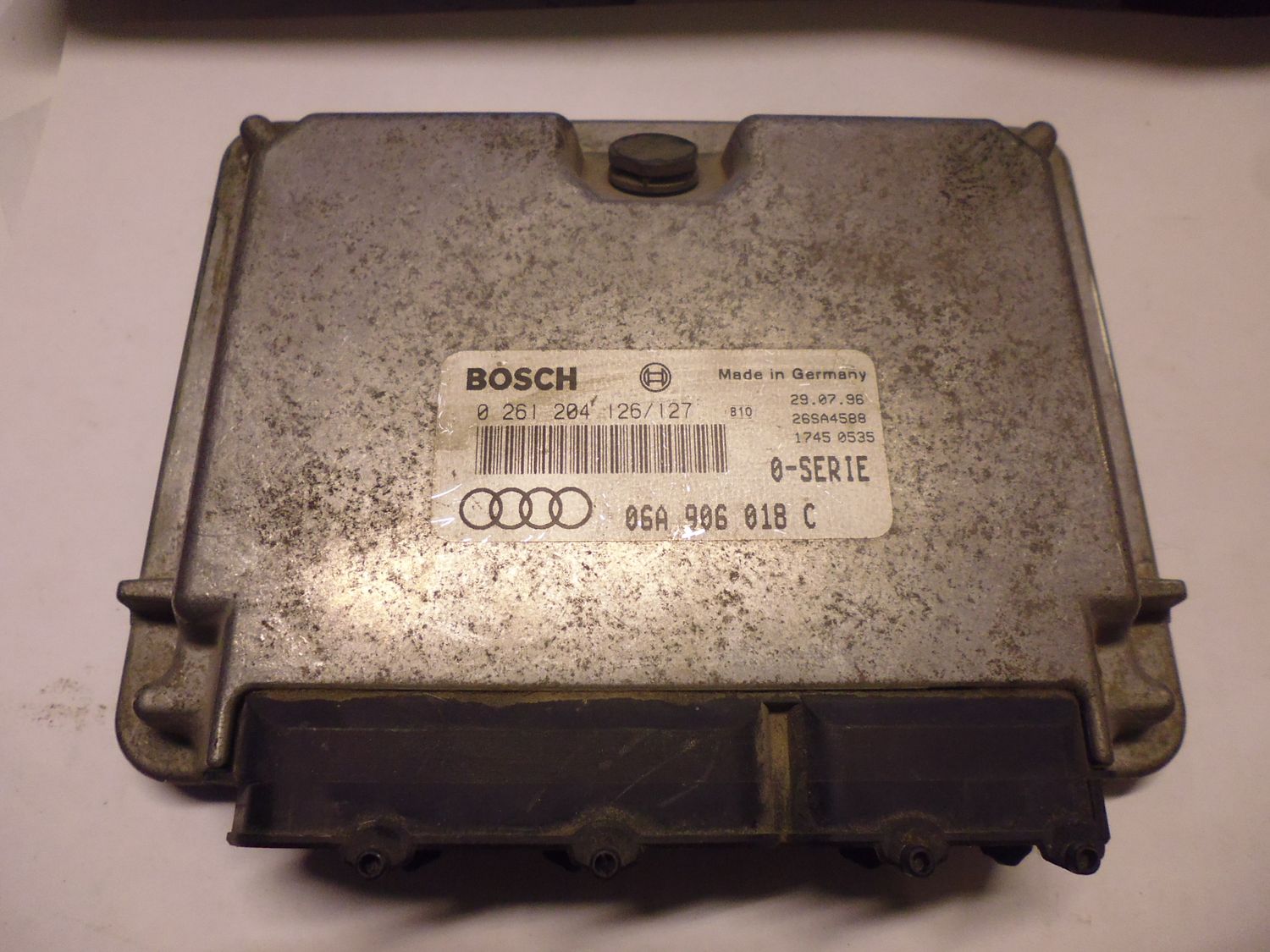 Centralina motore Bosch 0261204126/127 06A906018C Audi A3 8L 1.8 benzina 20 valvole. Centralina motore Bosch 0261204126/127 06A906018C Audi A3 8L 1.8 benzina 20 valvole.
