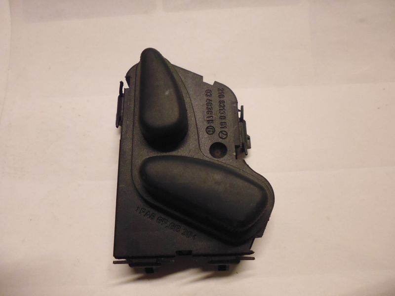 Interruttore sedile elettrico anteriore destro (lato passeggero) Mercedes C w203 Ew211 2108213751 03463815.