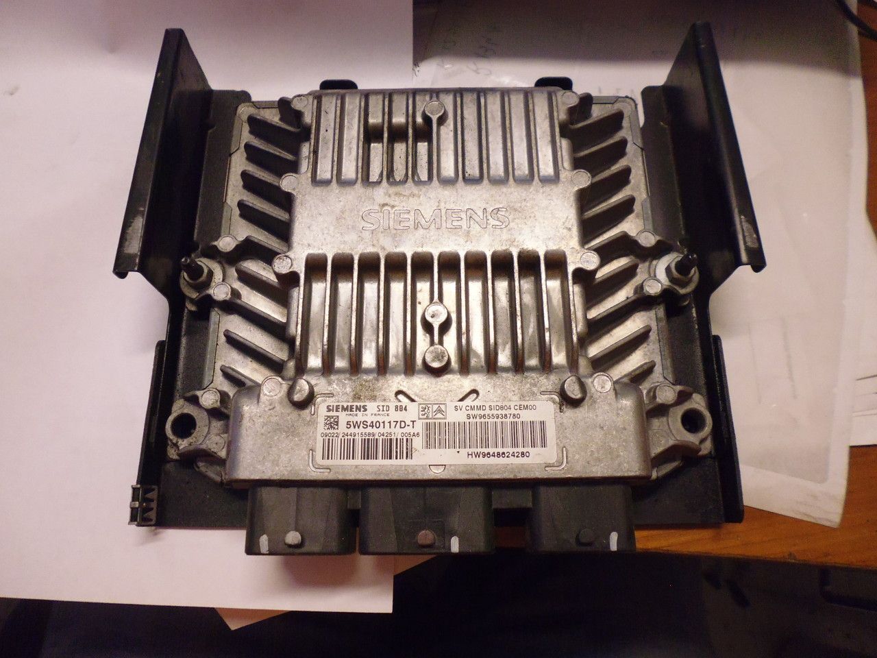 Centralina motore Siemens SID 804 5WS40117D-T SW9655938780 HW9648624280 Citroen C3 1.4 HDI. Centralina motore Siemens SID 804 5WS40117D-T SW9655938780 HW9648624280 Citroen C3 1.4 HDI.