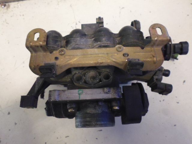 Collettore aspirazione con corpo farfallato per Fiat Punto 1.2 8v.