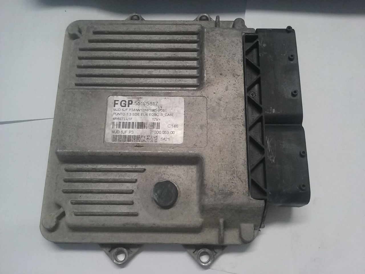 Centralina motore Fiat Punto 188 seconda serie 1.3 multijet 70cv FGP 55195817 MJD6JF.P3. Usata come da foto. Centralina motore Fiat Punto 188 seconda serie 1.3 multijet 70cv FGP 55195817 MJD6JF.P3. Usata come da foto.