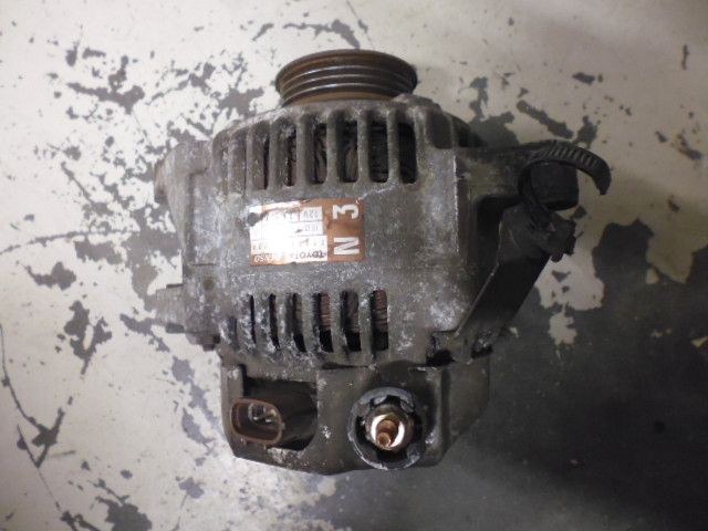 Alternatore Denso 27060-21020 Toyouta Yaris 1.3 benzina. Usato come da foto.