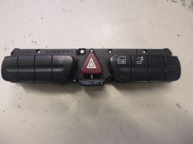Pulsantiera gruppo comandi 4 frecce Mercedes C W203 codice ricambio 2038214658.