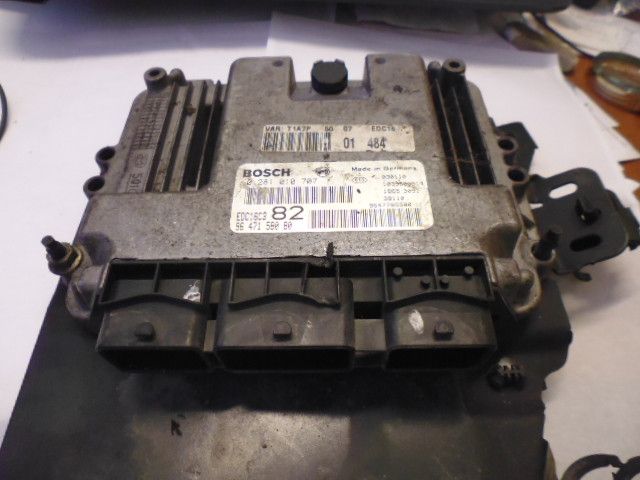 Centralina motore Bosch 0281010707 EDC16C3 82 9647158080 per Peugeot 206 1.4 HDI 2002/2009. Centralina motore Bosch 0281010707 EDC16C3 82 9647158080 per Peugeot 206 1.4 HDI 2002/2009.