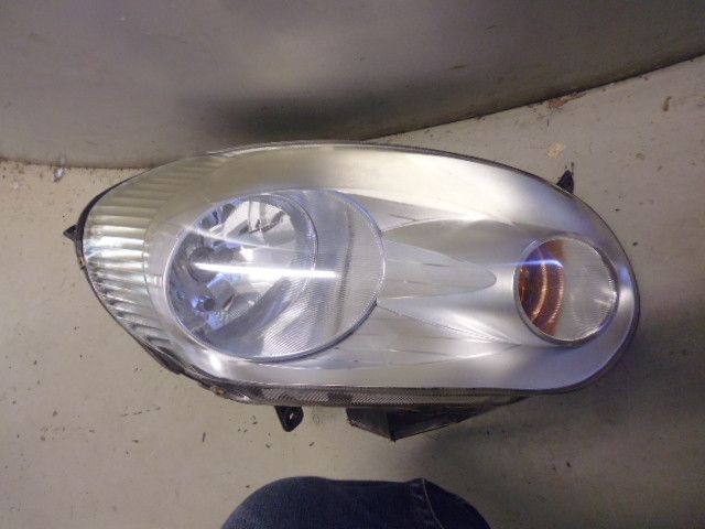 Faro anteriore destro fanale DR1 usato come da foto.