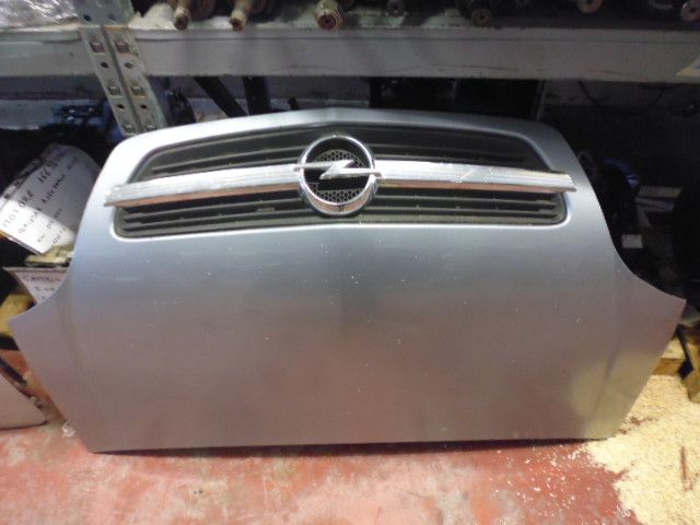 Cofano anteriore Opel Meriva prima serie.