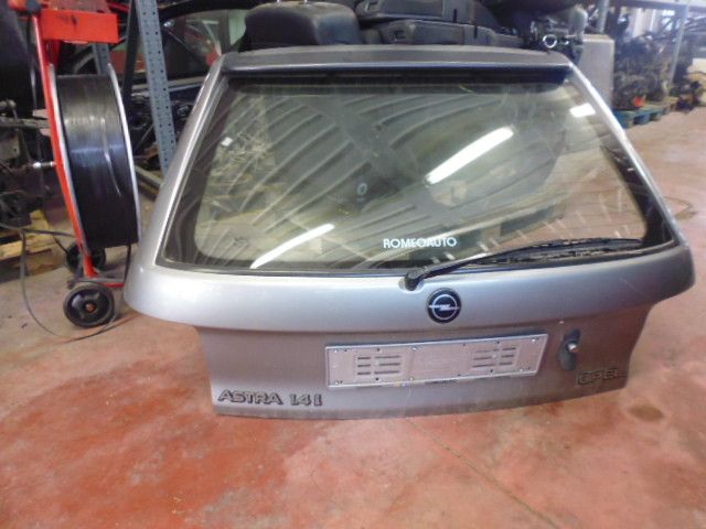 Portellone cofano posteriore Opel Astra F berlina 1991-1998.