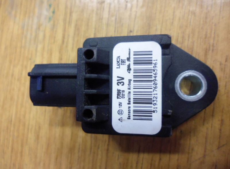 Sensore urto crash airbag Trw D219 Fiat Panda 319 terza serie del 2018.