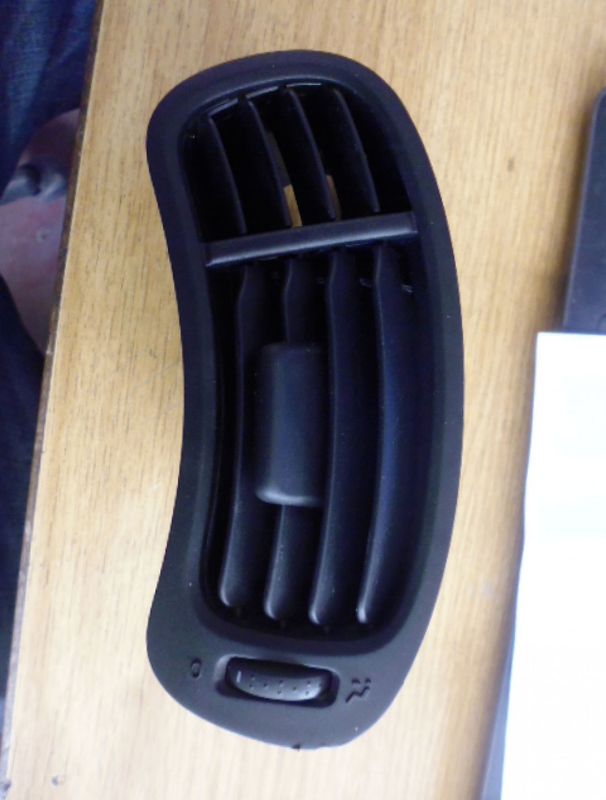 Bocchetta aria destra cruscotto lato passeggero Fiat Panda 319 terza serie del 2018 735597682.