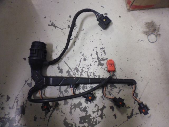 Cablaggio iniettori motore 1.4 HDI Peugeot Citroen. Smontato da Citrioen C2 9652402380. Cablaggio iniettori motore 1.4 HDI Peugeot Citroen. Smontato da Citrioen C2 9652402380.