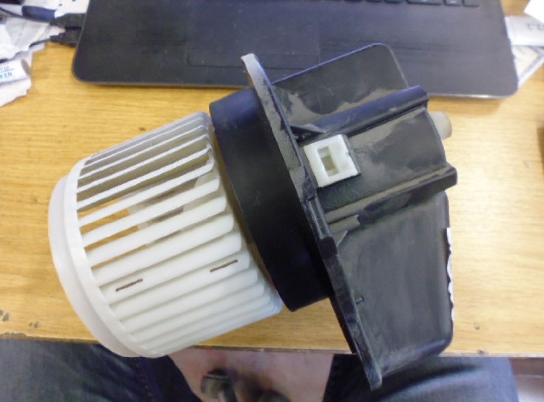Ventola ventilatore riscaldamento Fiat Panda 319 terza serie del 2018 5P6220300 Ventola ventilatore riscaldamento Fiat Panda 319 terza serie del 2018 5P6220300