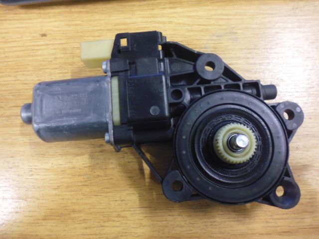 Motorino alzavetro alzacristallo sinistro Mini Cooper R56 del 2008 2753721A2A 0130822374