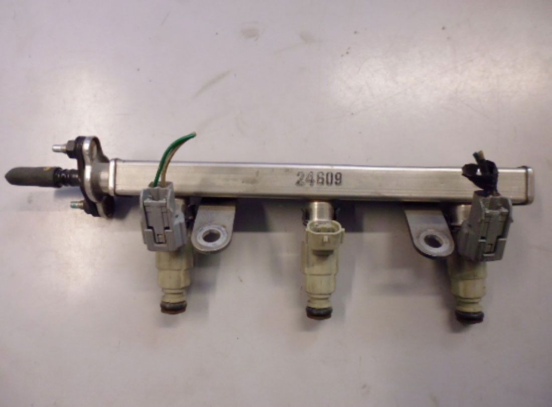 Flauto tubo iniezione con iniettori 35310-04000 Kia Picanto motore G3LA 1.0 benzina 50,7 kw del 2012 Flauto tubo iniezione con iniettori 35310-04000 Kia Picanto motore G3LA 1.0 benzina 50,7 kw del 2012