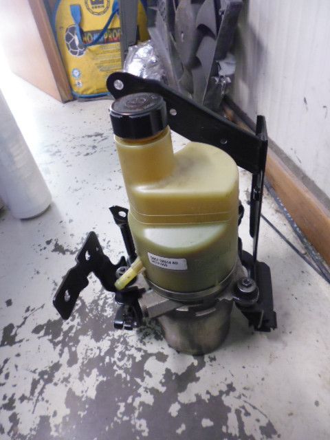 Pompa servosterzo idroguida elettrica 5N513K514AD Volvo V50 con motore 2.4 D D5244T8 con 132 kw.
