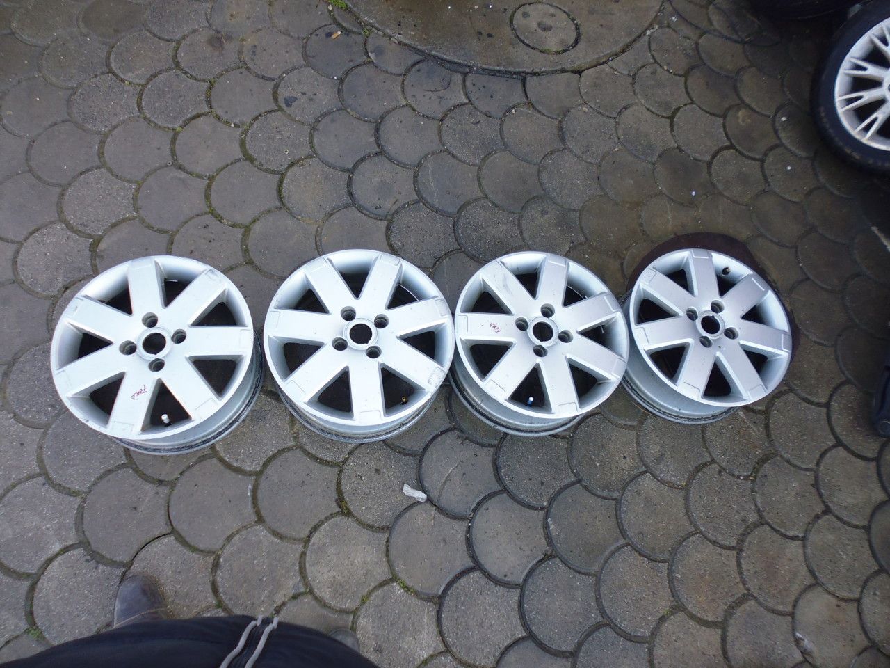 Cerchi in lega Ford 6Jx16 H2 OFF 47,5 serie 4 pezzi.