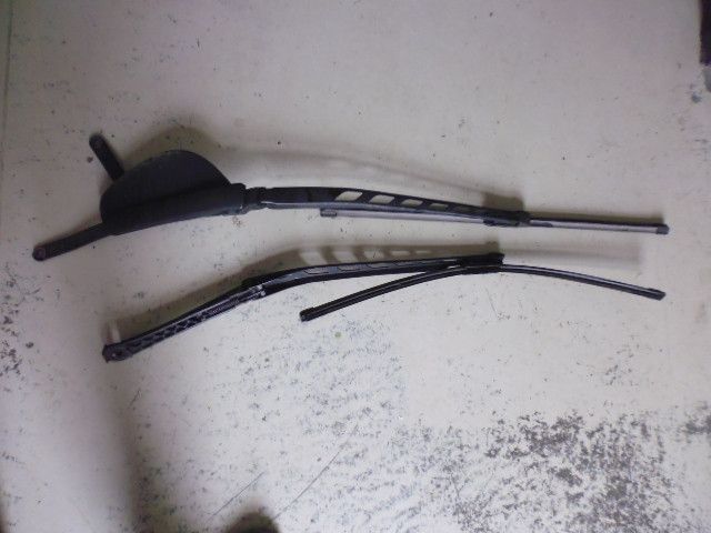 Bracci tergicristallo destro e sinistro BMW 530 D E60.