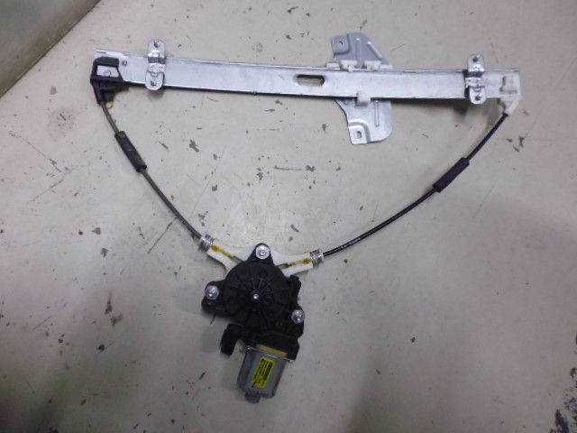 Alzacristallo alzavetro elettrico originale anteriore destro KIA Picanto del 2012 codice ricambio 82460-1Y000.