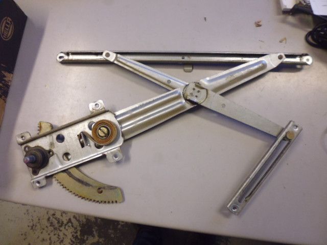 Meccanismo alzavetro alzacristallo manuale destro lato passeggero Daihatsu Feroza.