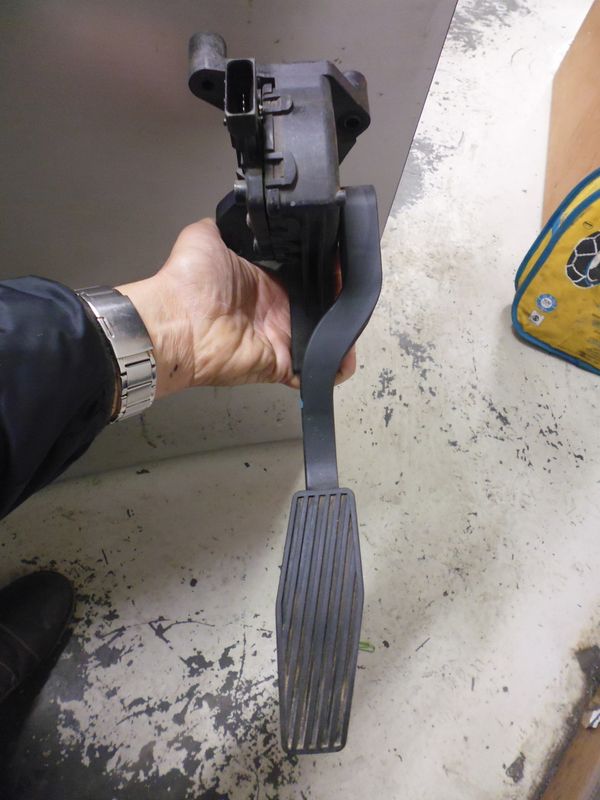 Pedale acceleratore Opel Meriva 93335443 DA.
