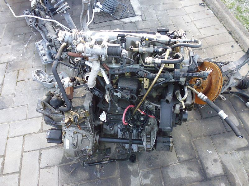 Motore e cambio meccanico 5 marce Alfa Romeo 147 del 2003 motore 937A2000 1.9 cc. 85 kw con 190,000 chilometri.
