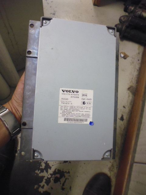 Amplificatore per autoradio Volvo V50 originale codici 30752374 30752608.