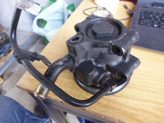 Pompa idroguida servosterzo 98AG3E586AG Ford Focus prima serie 1998/2005 1.8 TDCI.