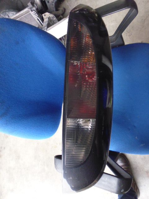 Faro fanale posteriore destro lato passeggero Opel Corsa C del 2005.