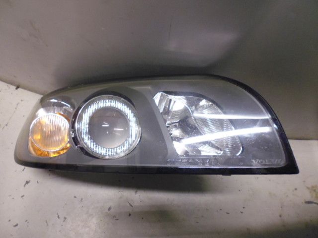 Faro fanale anteriore destro Volvo V50 codice 30698888.