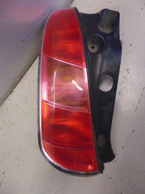 Faro fanale posteriore sinistro Lancia Ypsilon 2003-2013 codice 51703972.