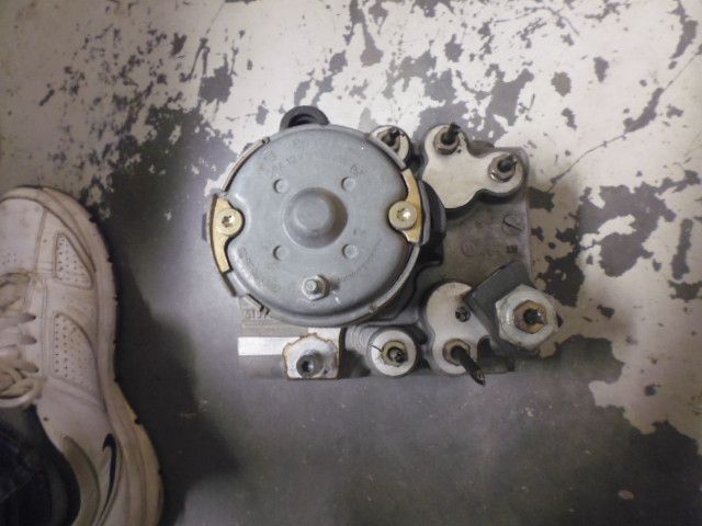 Centralina e pompa aggregato ABS 0130108057 0265217007 Mercedes S300 W140 del 1996 tipo motore 606991. Centralina e pompa aggregato ABS 0130108057 0265217007 Mercedes S300 W140 del 1996 tipo motore 606991.